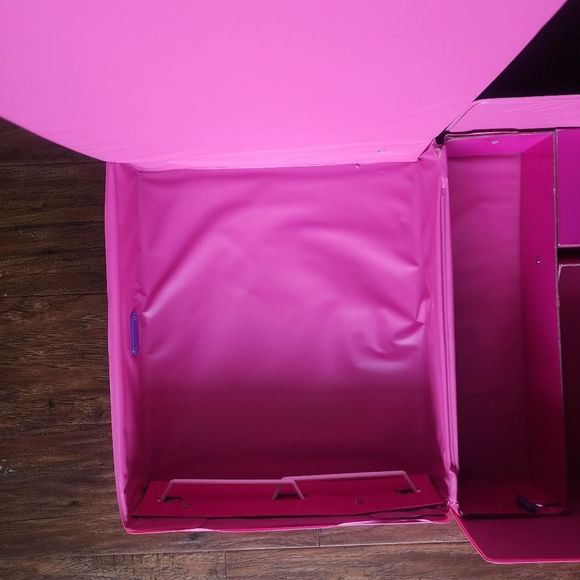 Barbie  - Picture 16 of 16